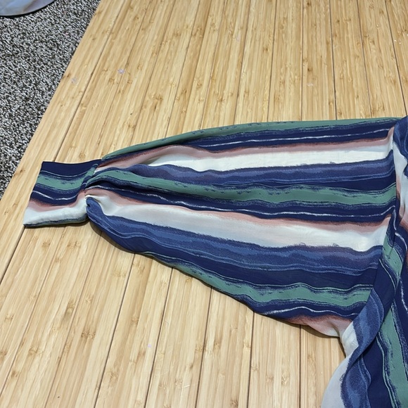 Women’s chiffon drape blouse. With tie front and balloon sleeves size S. - Picture 7 of 7